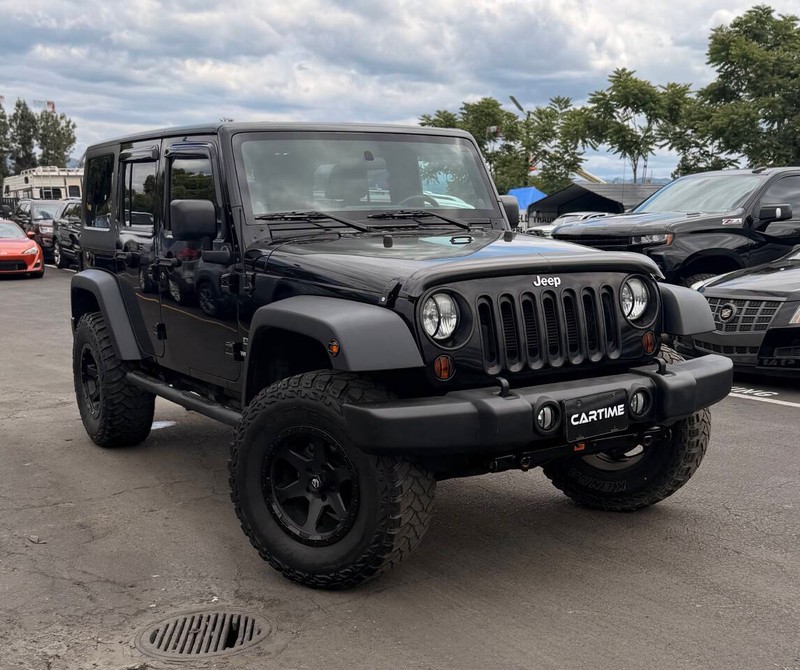 Jeep Wrangler Unlimited Vehicle Full-screen Gallery Image 02