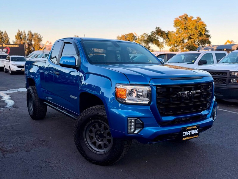 GMC Canyon Vehicle Full-screen Gallery Image 02