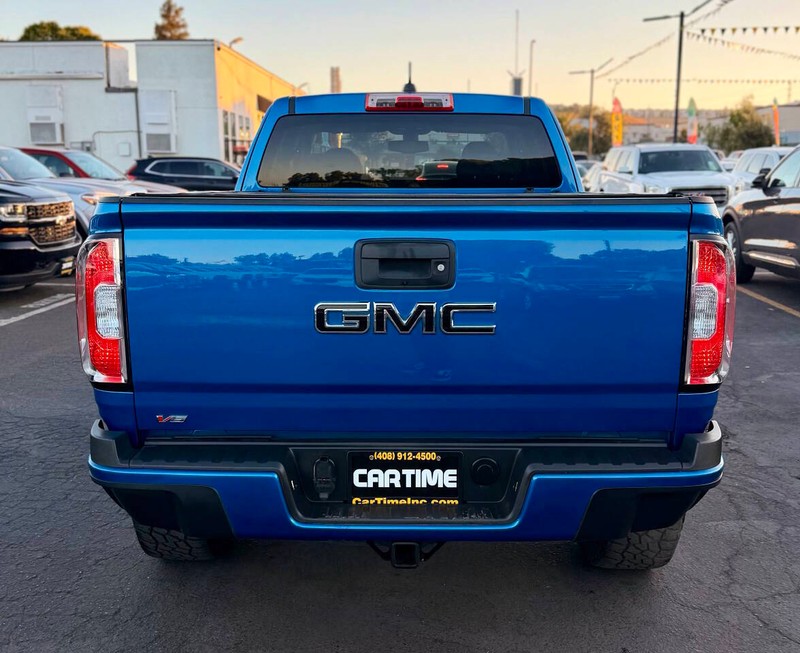 GMC Canyon Vehicle Full-screen Gallery Image 08