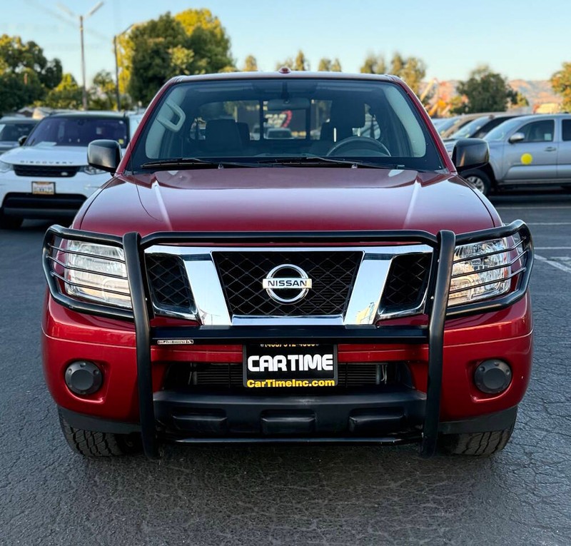 Nissan Frontier Vehicle Full-screen Gallery Image 03
