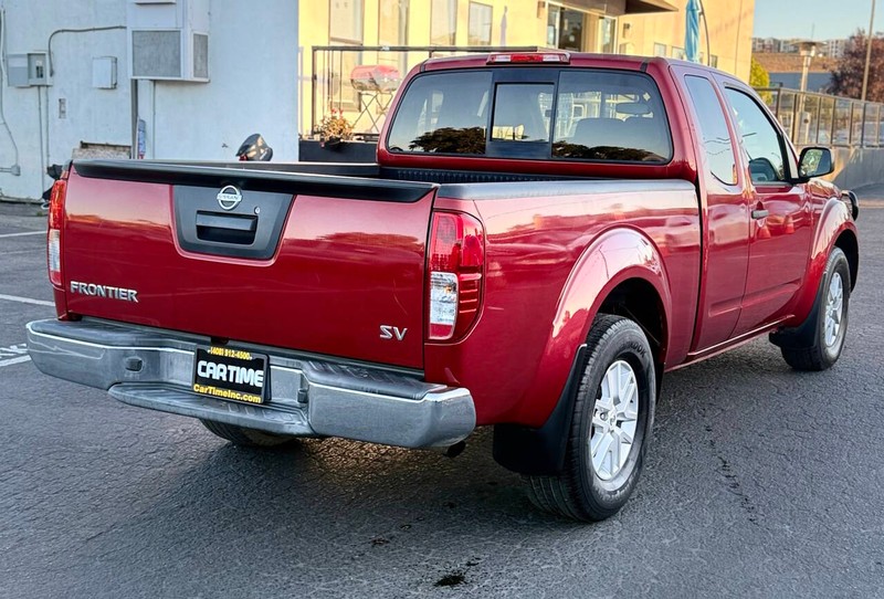 Nissan Frontier Vehicle Full-screen Gallery Image 06