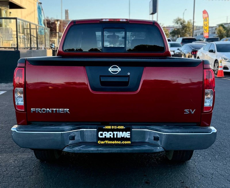 Nissan Frontier Vehicle Full-screen Gallery Image 08