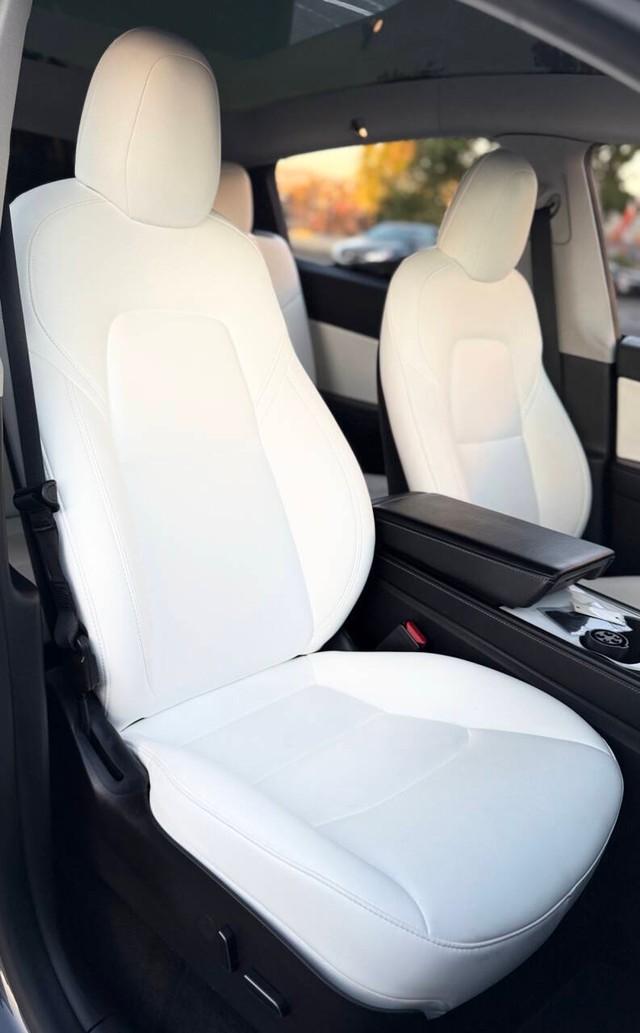 Tesla Model Y Vehicle Full-screen Gallery Image 13