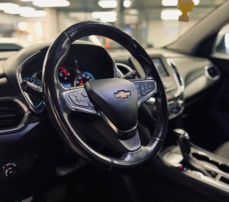 Chevrolet Equinox Vehicle Full-screen Gallery Image 10