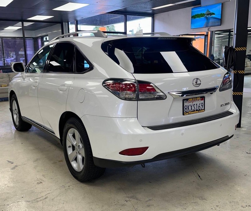 Lexus RX 350 Vehicle Full-screen Gallery Image 04