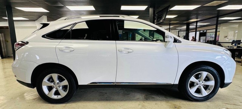 Lexus RX 350 Vehicle Full-screen Gallery Image 08