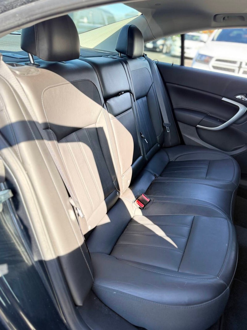 Buick Regal Vehicle Full-screen Gallery Image 14