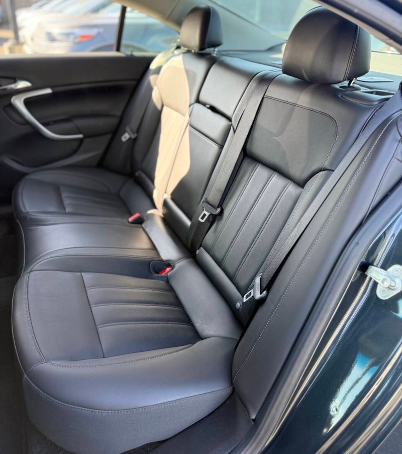 Buick Regal Vehicle Full-screen Gallery Image 15