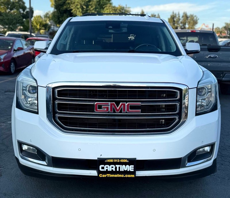 GMC Yukon XL Vehicle Full-screen Gallery Image 03