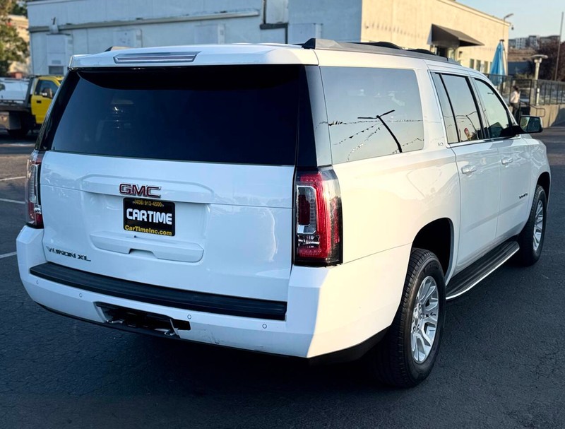 GMC Yukon XL Vehicle Full-screen Gallery Image 06