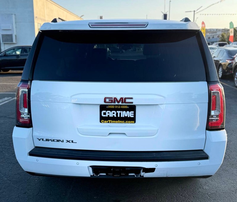 GMC Yukon XL Vehicle Full-screen Gallery Image 07