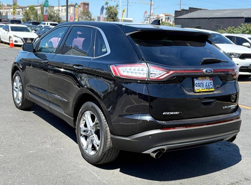 Ford Edge Vehicle Full-screen Gallery Image 08