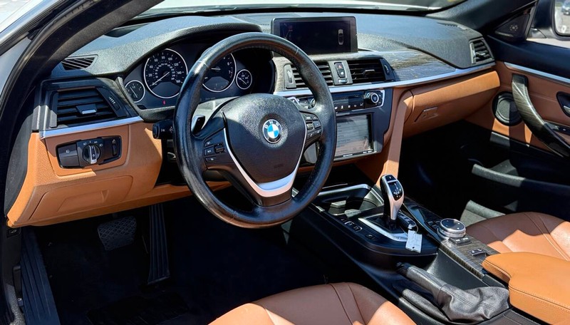 BMW 4 Series Vehicle Full-screen Gallery Image 11
