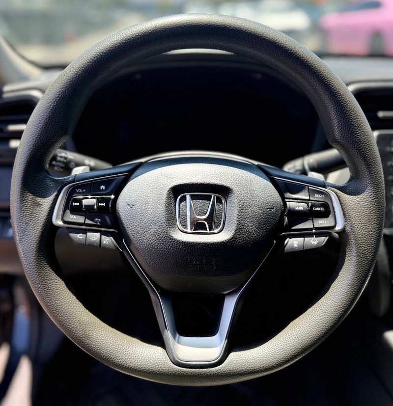 Honda Insight Vehicle Full-screen Gallery Image 10