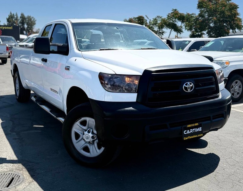 Toyota Tundra 4WD Vehicle Full-screen Gallery Image 02