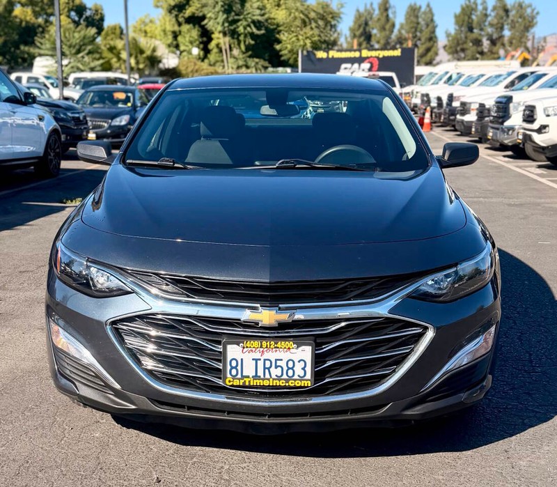Chevrolet Malibu Vehicle Full-screen Gallery Image 03