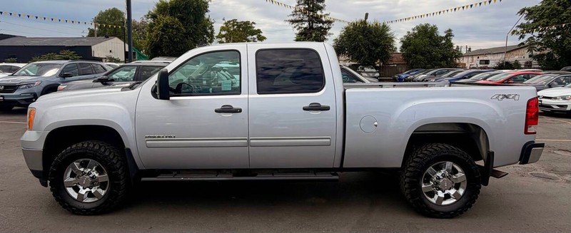 GMC Sierra 2500HD Vehicle Full-screen Gallery Image 04