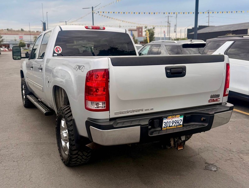 GMC Sierra 2500HD Vehicle Full-screen Gallery Image 06