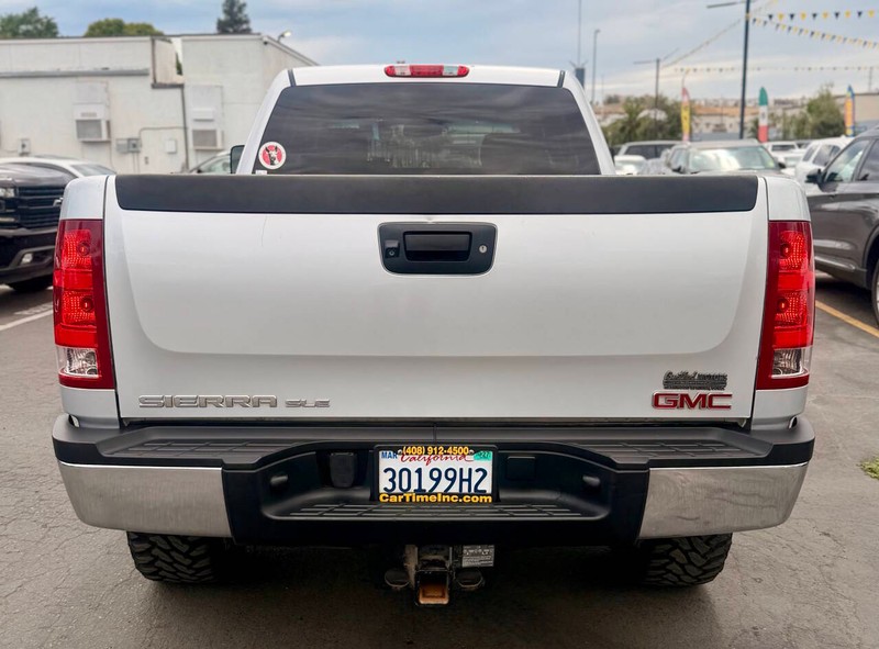 GMC Sierra 2500HD Vehicle Full-screen Gallery Image 07