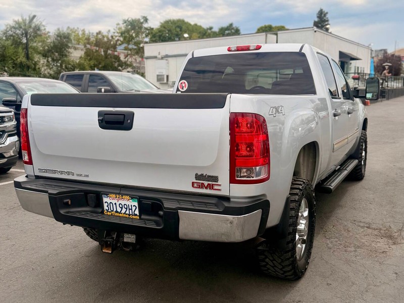 GMC Sierra 2500HD Vehicle Full-screen Gallery Image 08