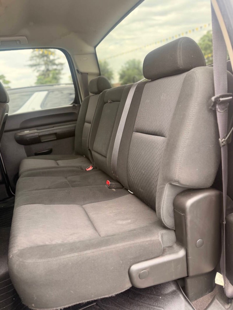 GMC Sierra 2500HD Vehicle Full-screen Gallery Image 12
