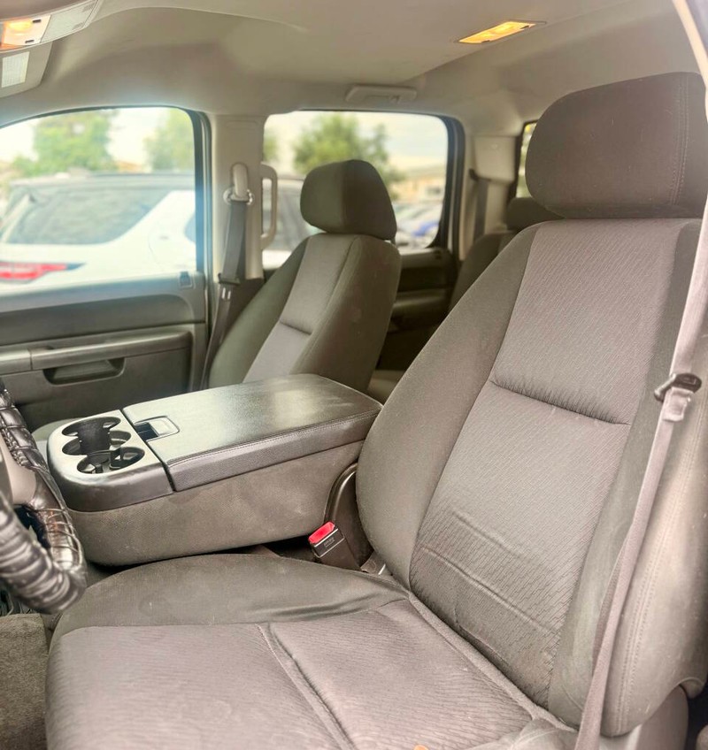 GMC Sierra 2500HD Vehicle Full-screen Gallery Image 13