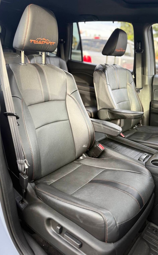Honda Pilot Vehicle Full-screen Gallery Image 13