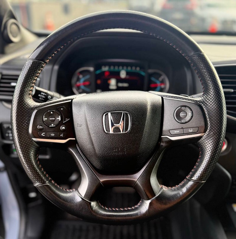 Honda Pilot Vehicle Full-screen Gallery Image 08