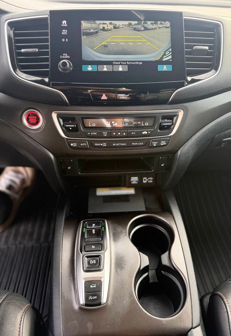 Honda Pilot Vehicle Full-screen Gallery Image 10