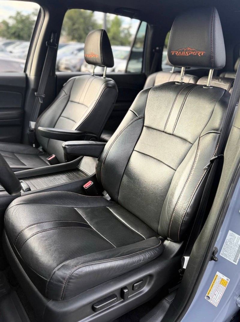 Honda Pilot Vehicle Full-screen Gallery Image 12