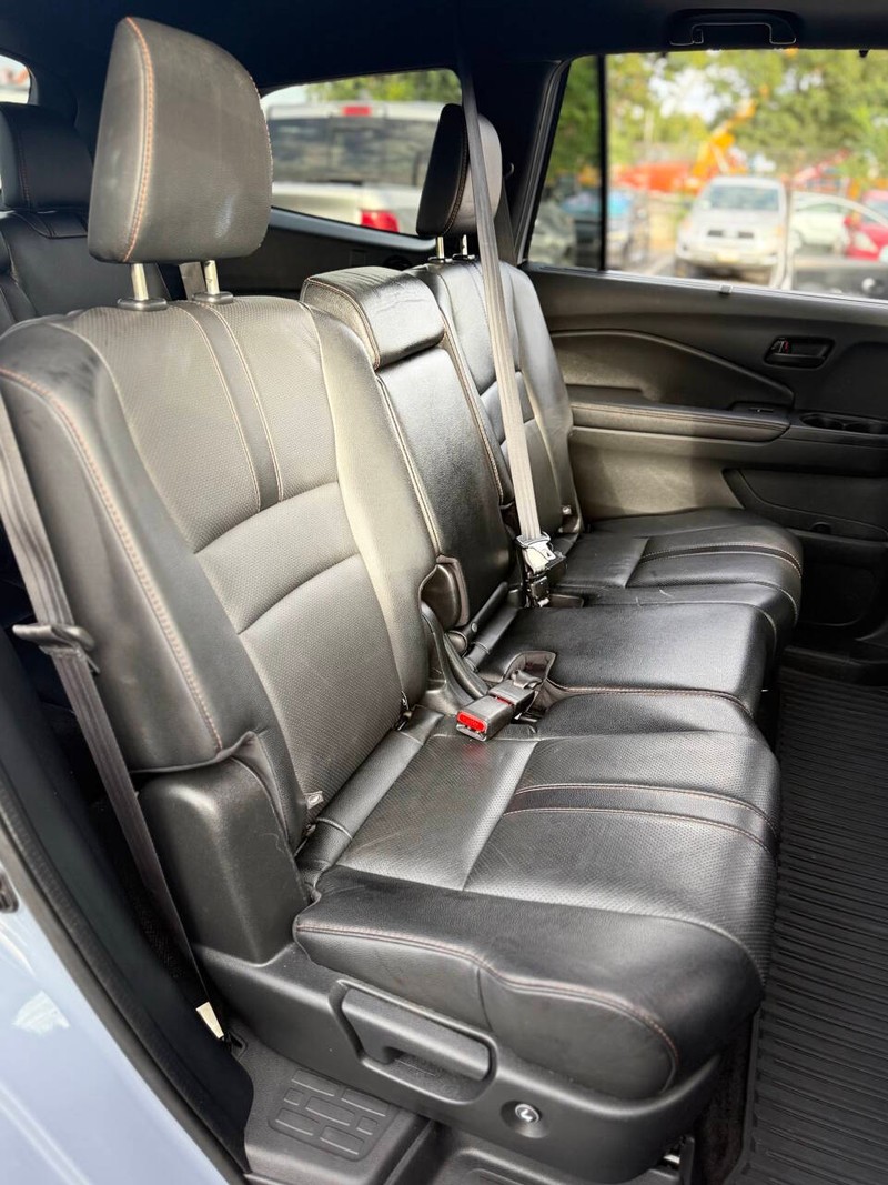 Honda Pilot Vehicle Full-screen Gallery Image 14