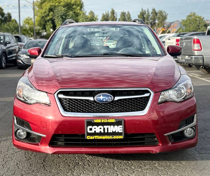 Subaru Impreza Wagon Vehicle Full-screen Gallery Image 03