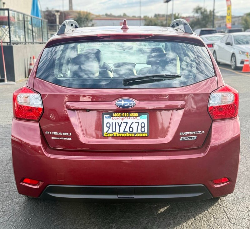 Subaru Impreza Wagon Vehicle Full-screen Gallery Image 05