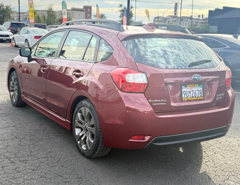 Subaru Impreza Wagon Vehicle Full-screen Gallery Image 06