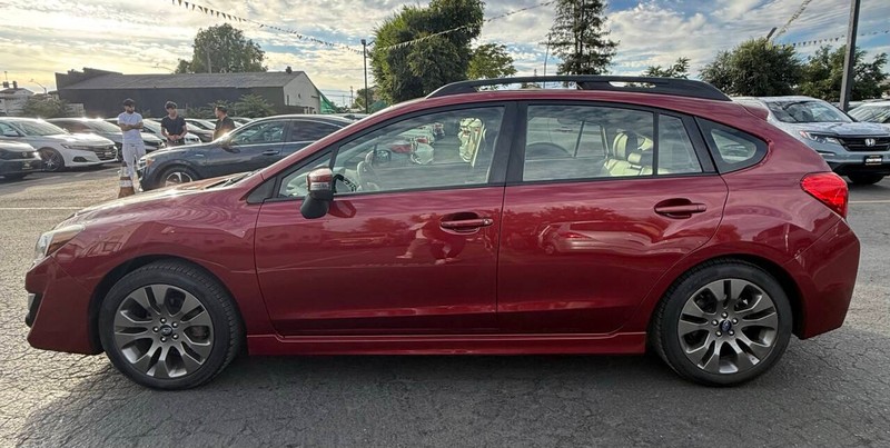 Subaru Impreza Wagon Vehicle Full-screen Gallery Image 08
