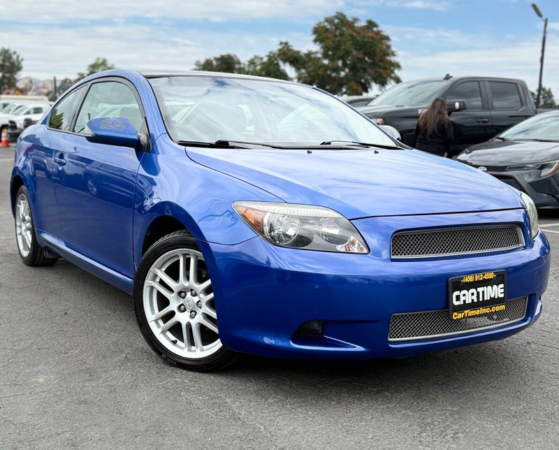 Scion tC Vehicle Full-screen Gallery Image 02