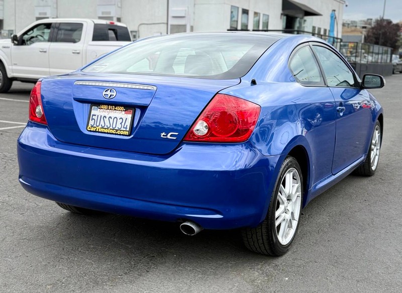 Scion tC Vehicle Full-screen Gallery Image 04