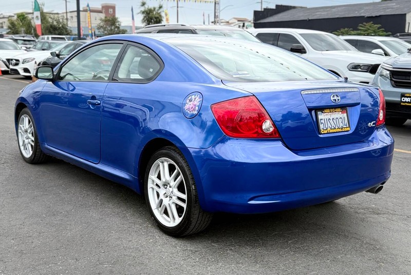 Scion tC Vehicle Full-screen Gallery Image 06