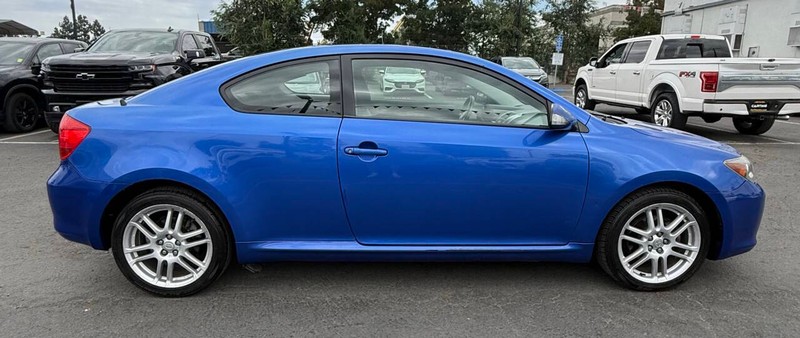 Scion tC Vehicle Full-screen Gallery Image 08