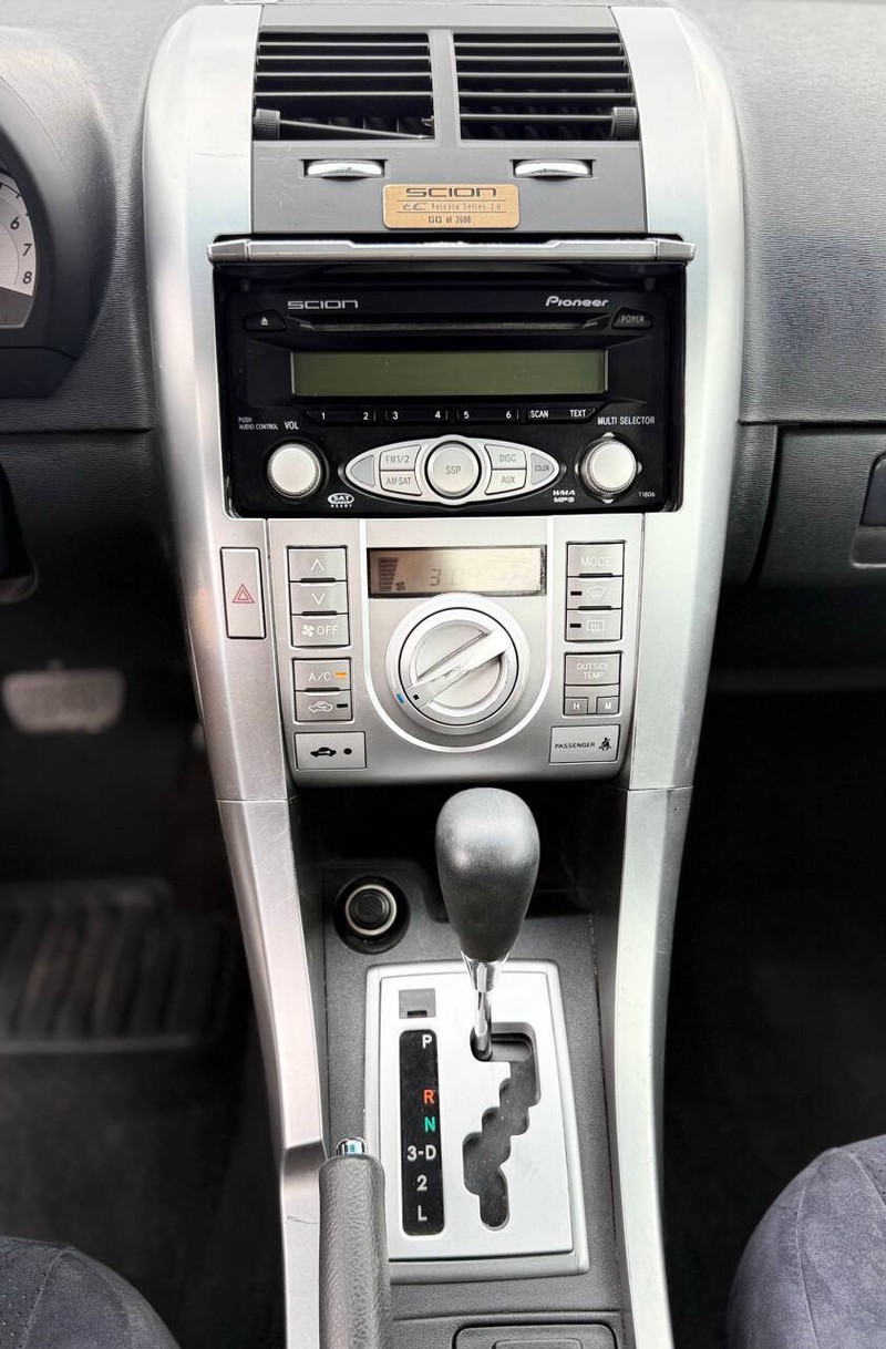 Scion tC Vehicle Full-screen Gallery Image 11
