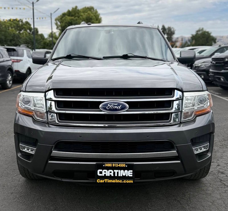 Ford Expedition Vehicle Full-screen Gallery Image 03