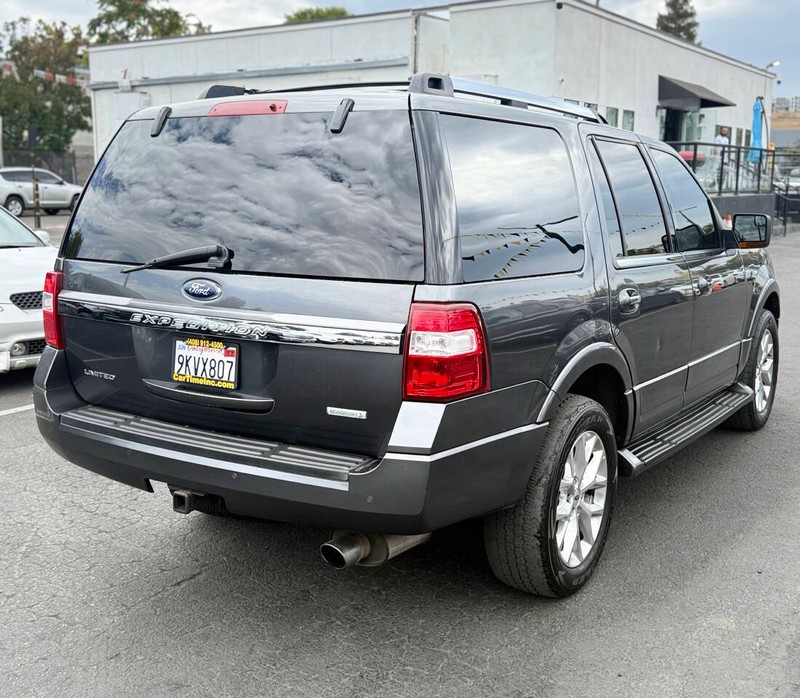 Ford Expedition Vehicle Full-screen Gallery Image 04
