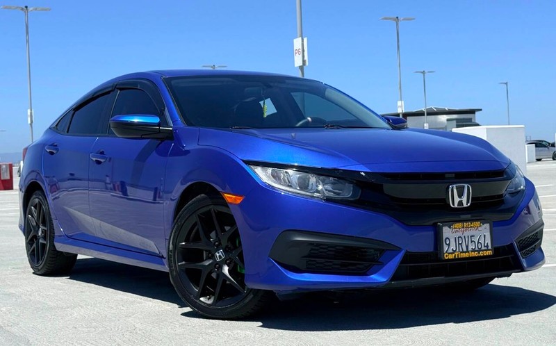 Honda Civic Sedan Vehicle Full-screen Gallery Image 03