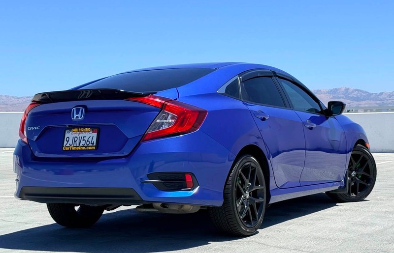 Honda Civic Sedan Vehicle Full-screen Gallery Image 06