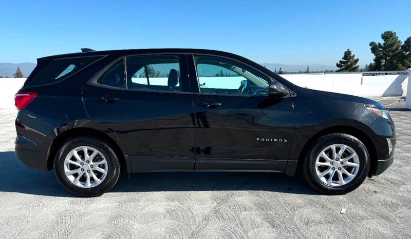Chevrolet Equinox Vehicle Full-screen Gallery Image 08