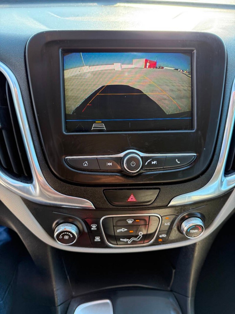 Chevrolet Equinox Vehicle Full-screen Gallery Image 13