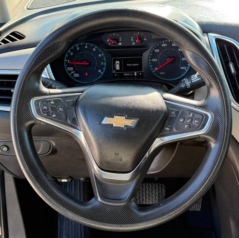 Chevrolet Equinox Vehicle Full-screen Gallery Image 14