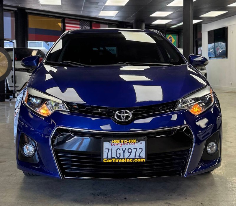 Toyota Corolla Vehicle Full-screen Gallery Image 05