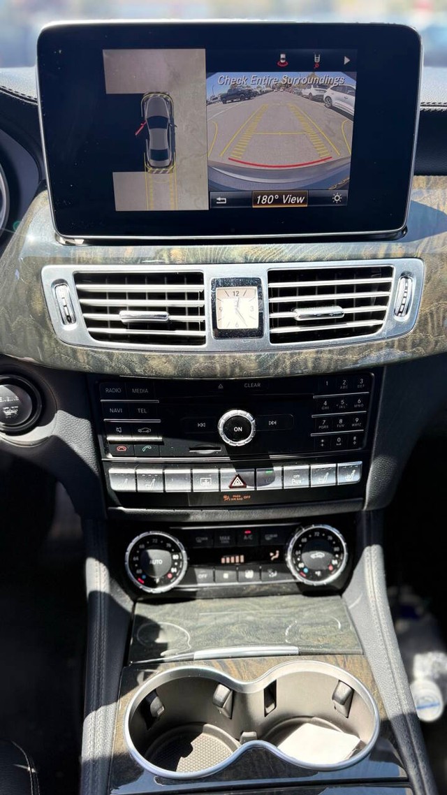 Mercedes-Benz CLS-Class Vehicle Full-screen Gallery Image 10