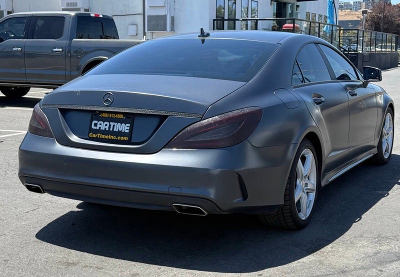 Mercedes-Benz CLS-Class Vehicle Full-screen Gallery Image 04